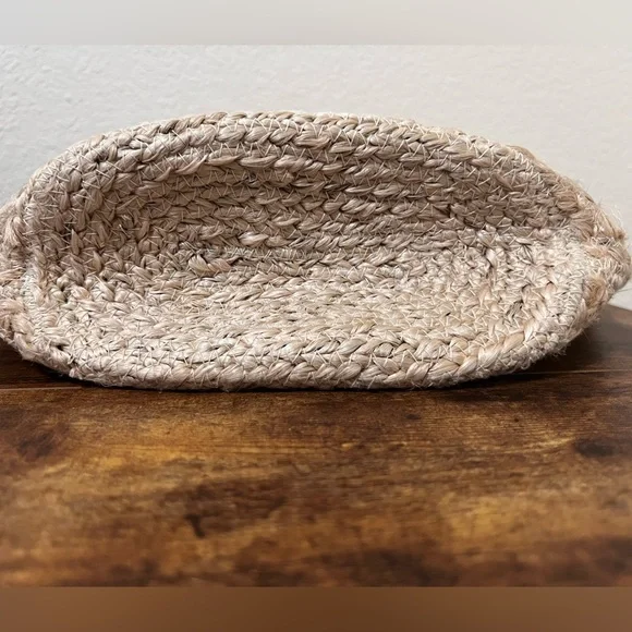 Shiraleah Natural Straw Tote with Beaded White Heart Details - Picture 7 of 8